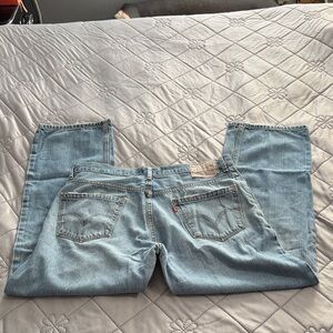 Levi's Women's Light Blue Straight Leg Jeans